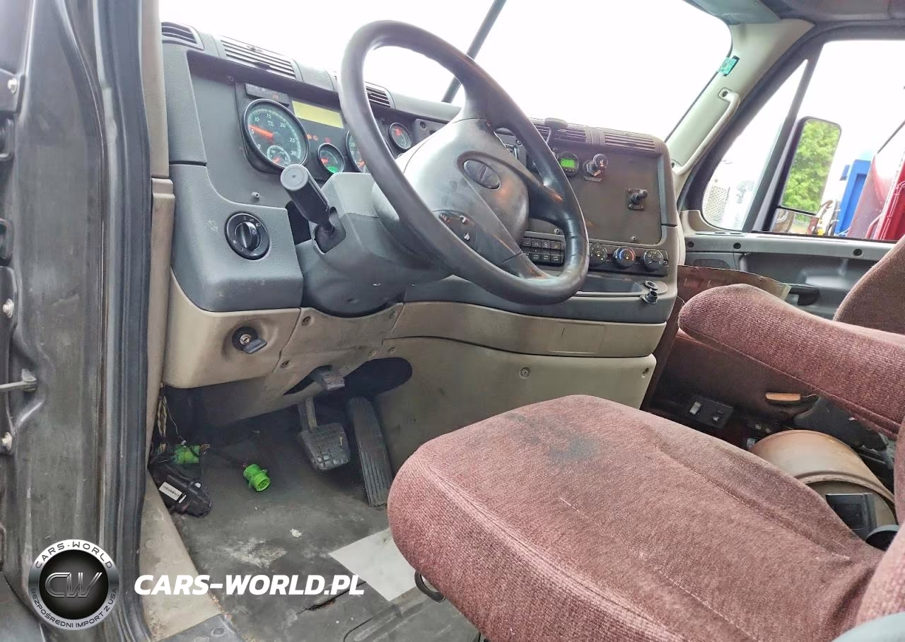 2017 Freightliner Cascadia 113 Semi Truck VIN:1FUBGBDV9HLHH2374 - 8