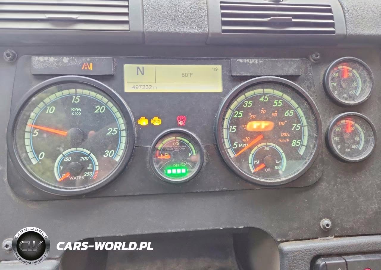 2017 Freightliner Cascadia 113 Semi Truck VIN:1FUBGBDV9HLHH2374 - 9