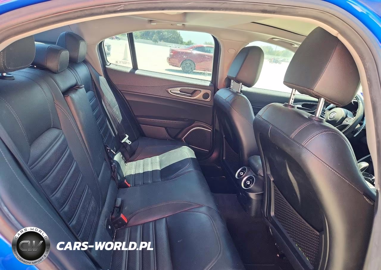 2019 Alfa Romeo Giulia Ti VIN:ZARFANBN9K7621492 - 10