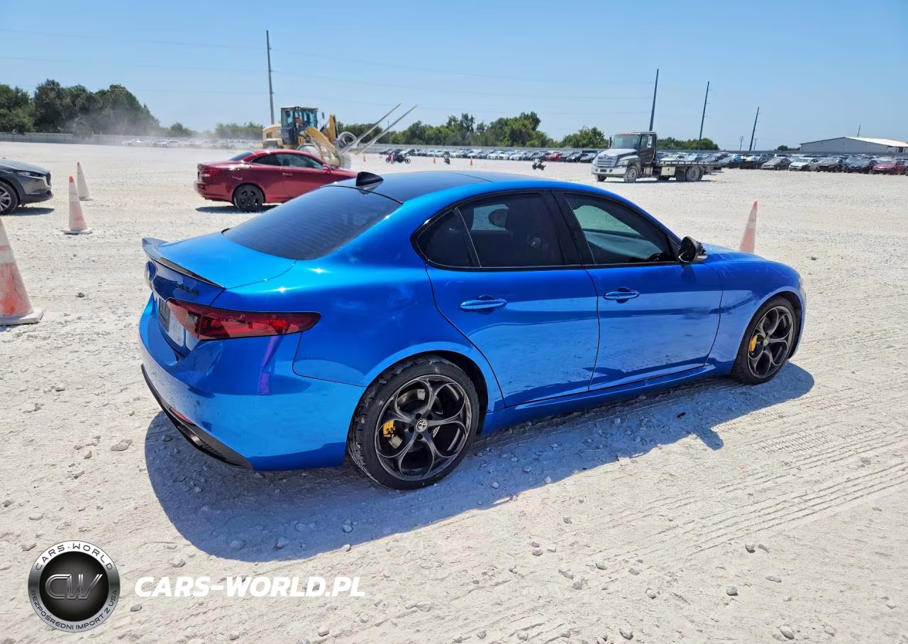 2019 Alfa Romeo Giulia Ti VIN:ZARFANBN9K7621492 - 3