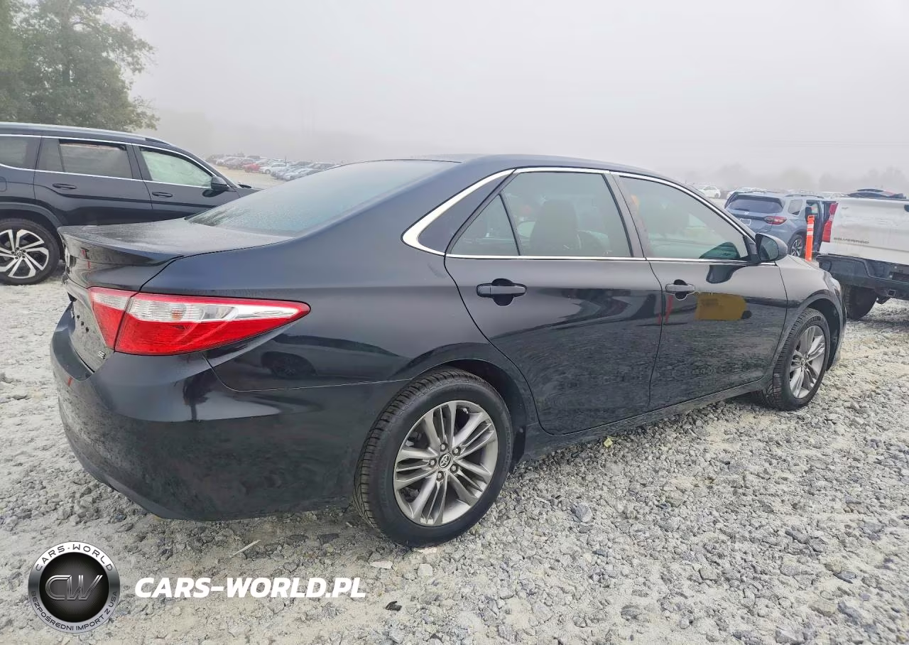 2016 Toyota Camry Se VIN:4T1BF1FK5GU173548 - 3
