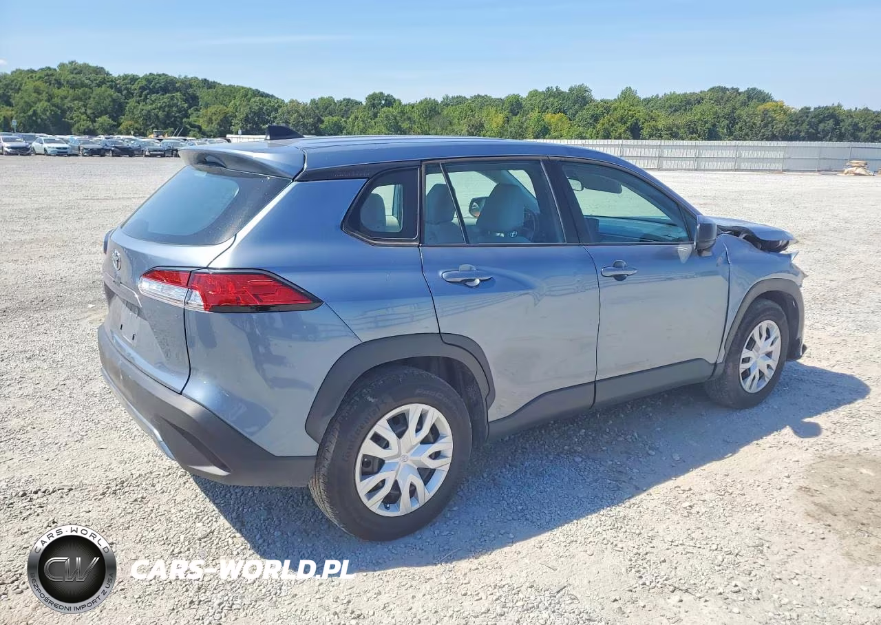 2024 Toyota Corolla Cross L VIN:7MUAAAAG7RV104889 - 3