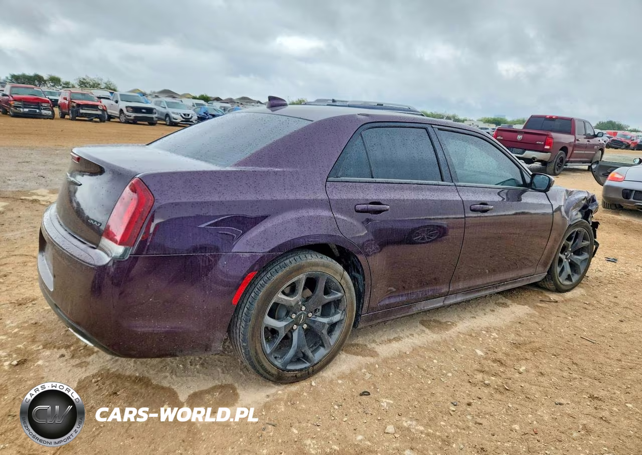 2021 Chrysler 300 Touring VIN:2C3CCAAG3MH683436 - 3