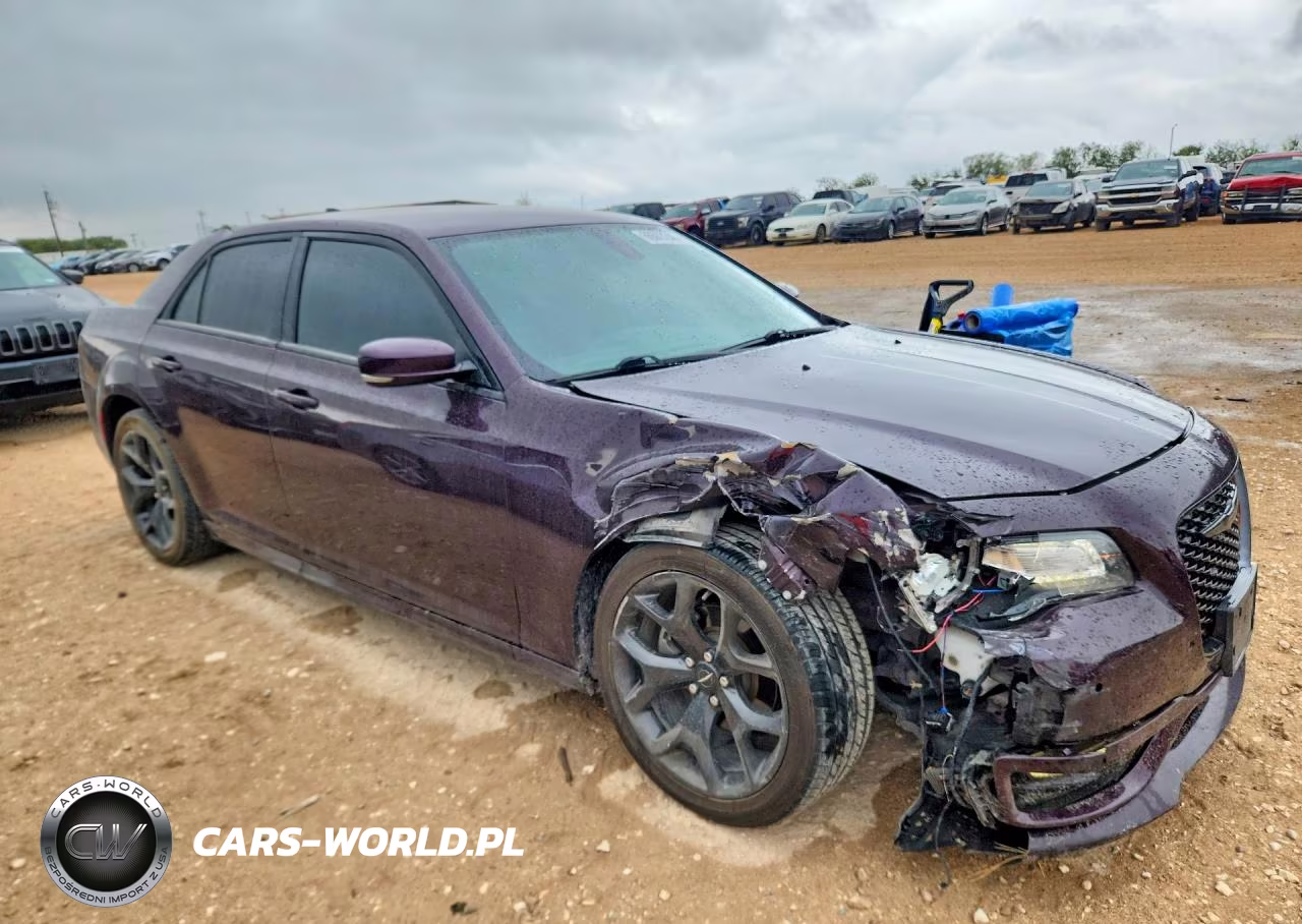 2021 Chrysler 300 Touring VIN:2C3CCAAG3MH683436 - 4