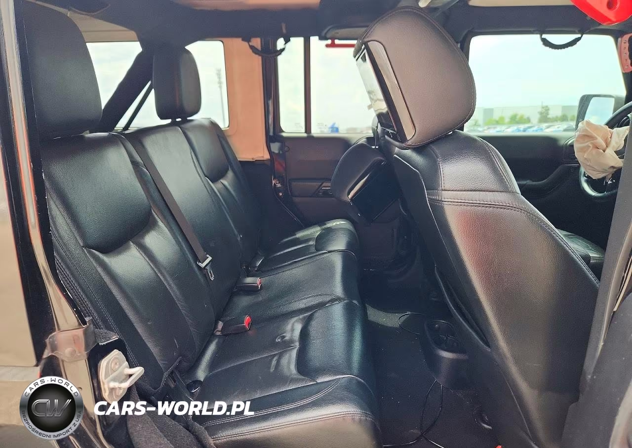 2015 Jeep Wrangler Unlimited Sahara VIN:1C4BJWEG9FL683984 - 10