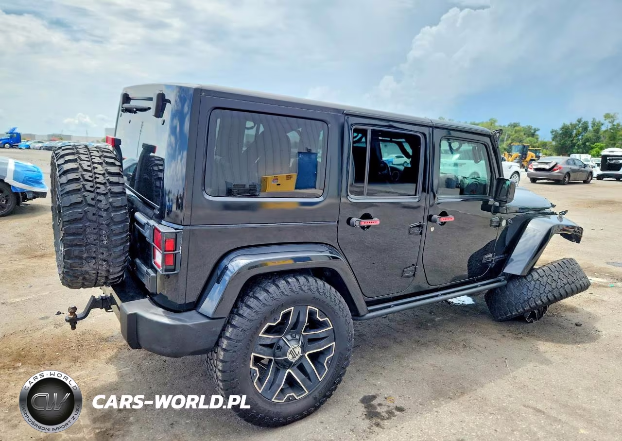 2015 Jeep Wrangler Unlimited Sahara VIN:1C4BJWEG9FL683984 - 3
