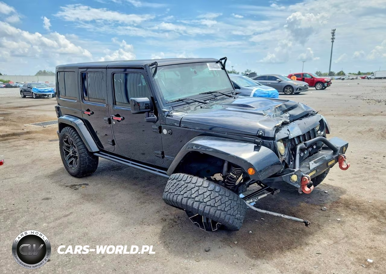 2015 Jeep Wrangler Unlimited Sahara VIN:1C4BJWEG9FL683984 - 4