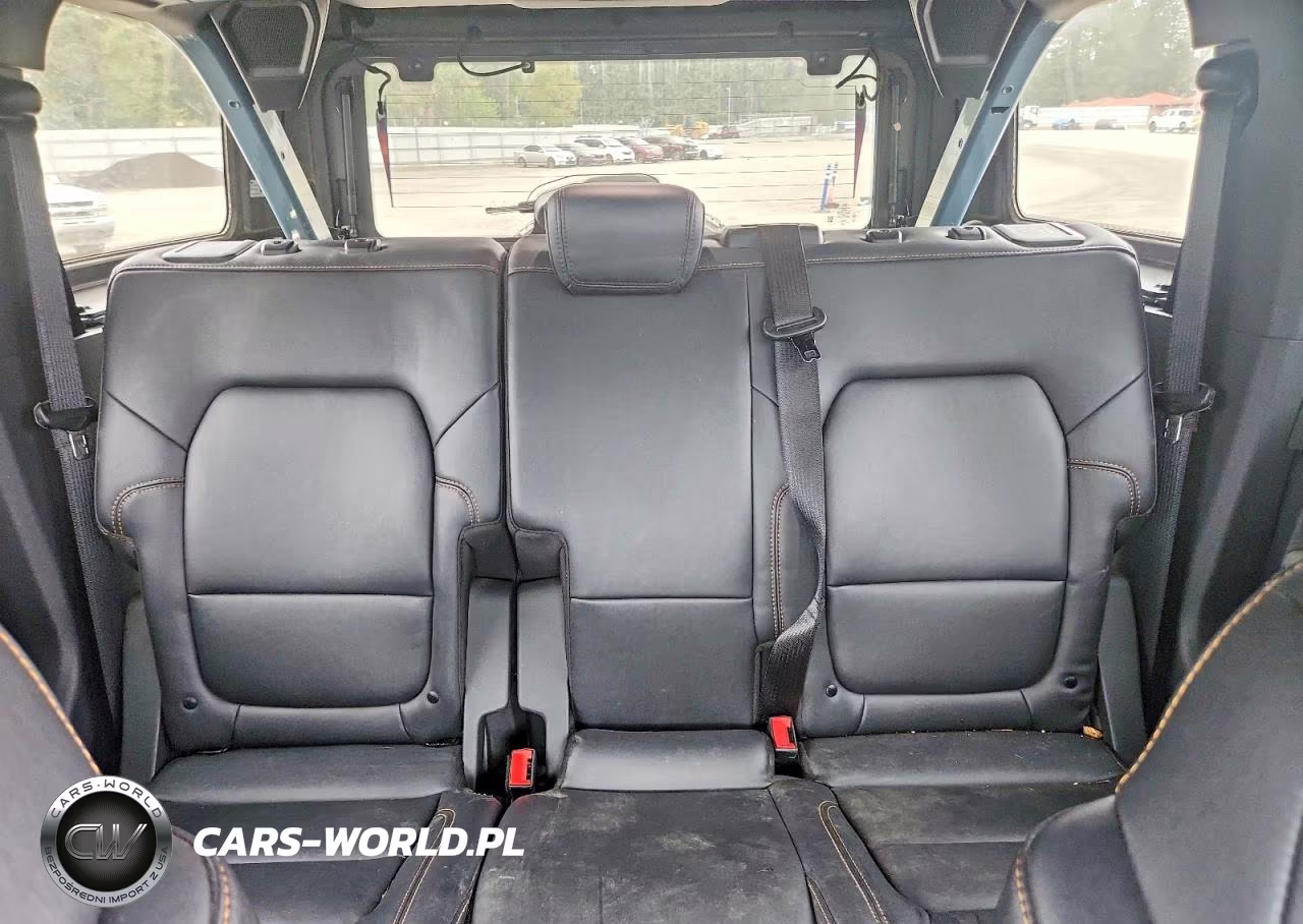 2022 Ford Bronco Base VIN:1FMEE5DP1NLB09189 - 10
