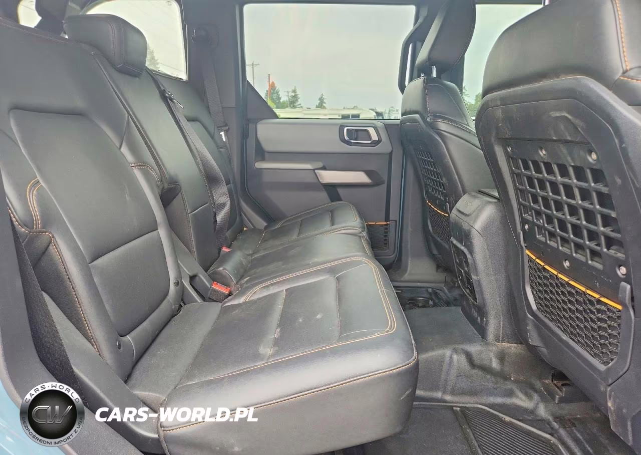 2022 Ford Bronco Base VIN:1FMEE5DP1NLB09189 - 11