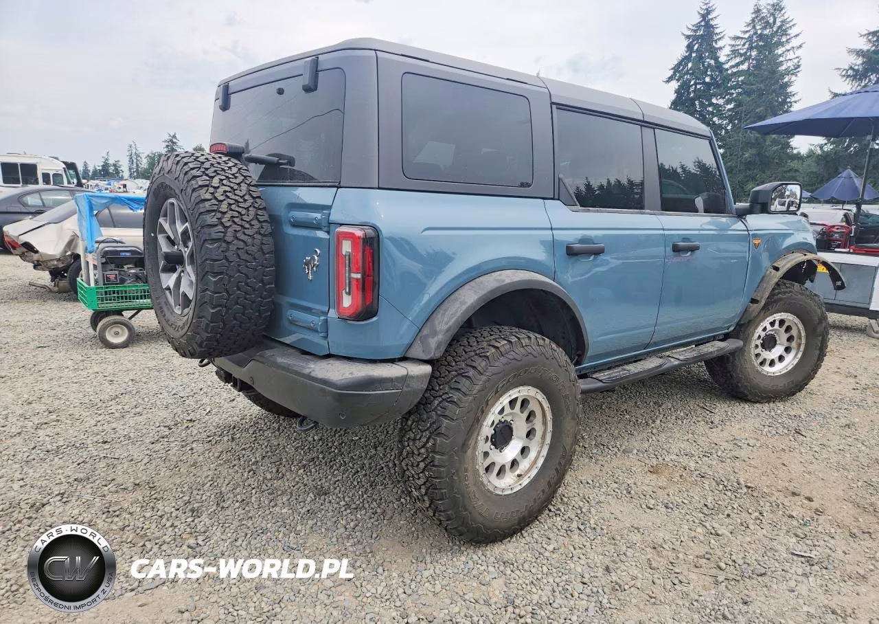 2022 Ford Bronco Base VIN:1FMEE5DP1NLB09189 - 3