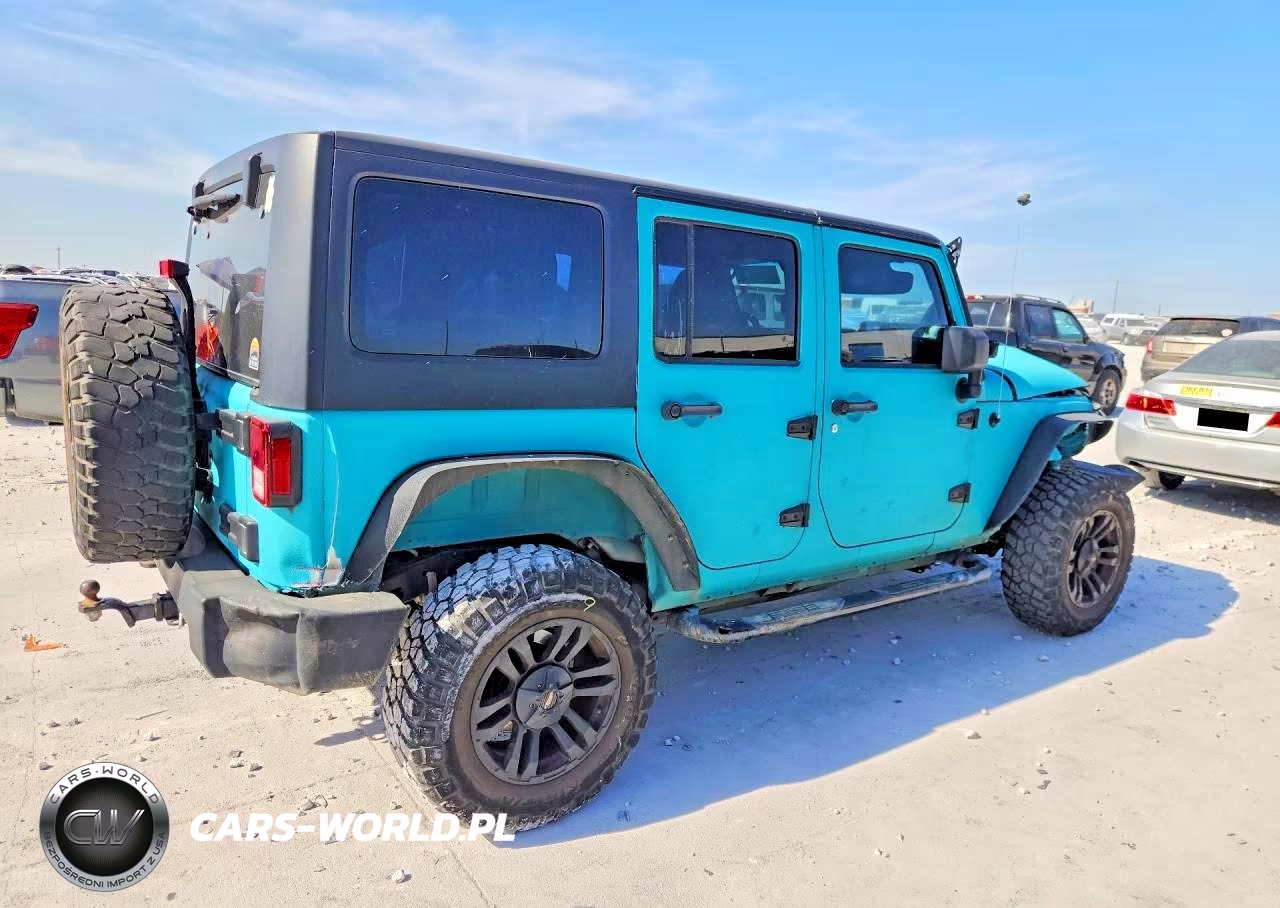 2012 Jeep Wrangler Unlimited Sport VIN:1C4BJWDG0CL205529 - 3