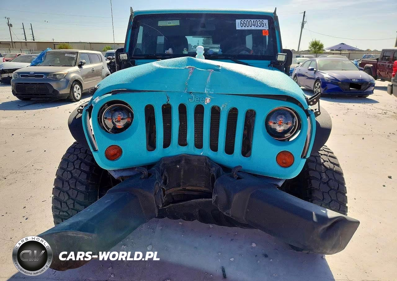 2012 Jeep Wrangler Unlimited Sport VIN:1C4BJWDG0CL205529 - 5