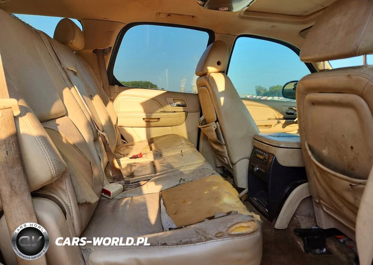2007 Cadillac Escalade Luxury VIN:1GYFK638X7R179723 - 10