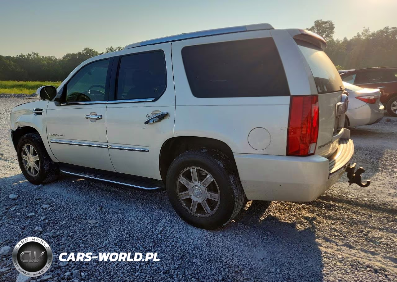 2007 Cadillac Escalade Luxury VIN:1GYFK638X7R179723 - 2