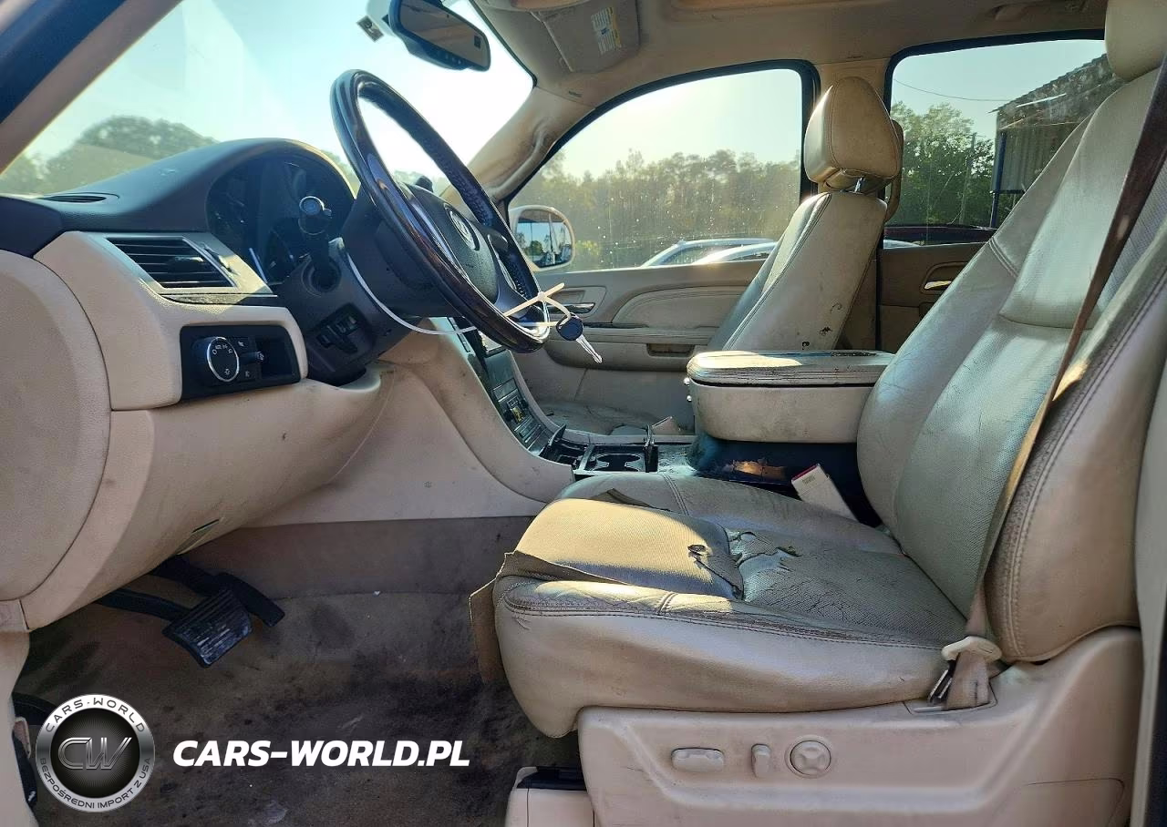 2007 Cadillac Escalade Luxury VIN:1GYFK638X7R179723 - 7