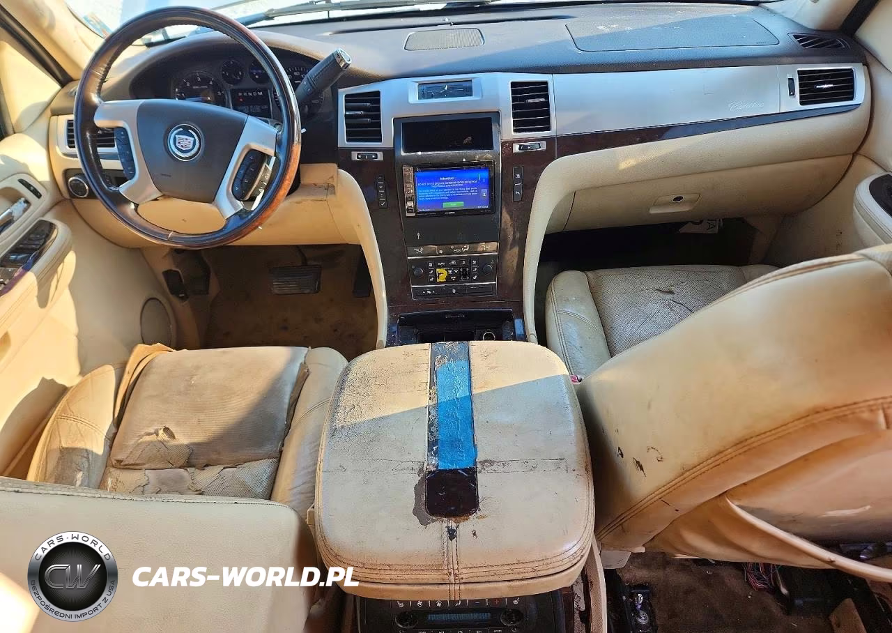 2007 Cadillac Escalade Luxury VIN:1GYFK638X7R179723 - 8