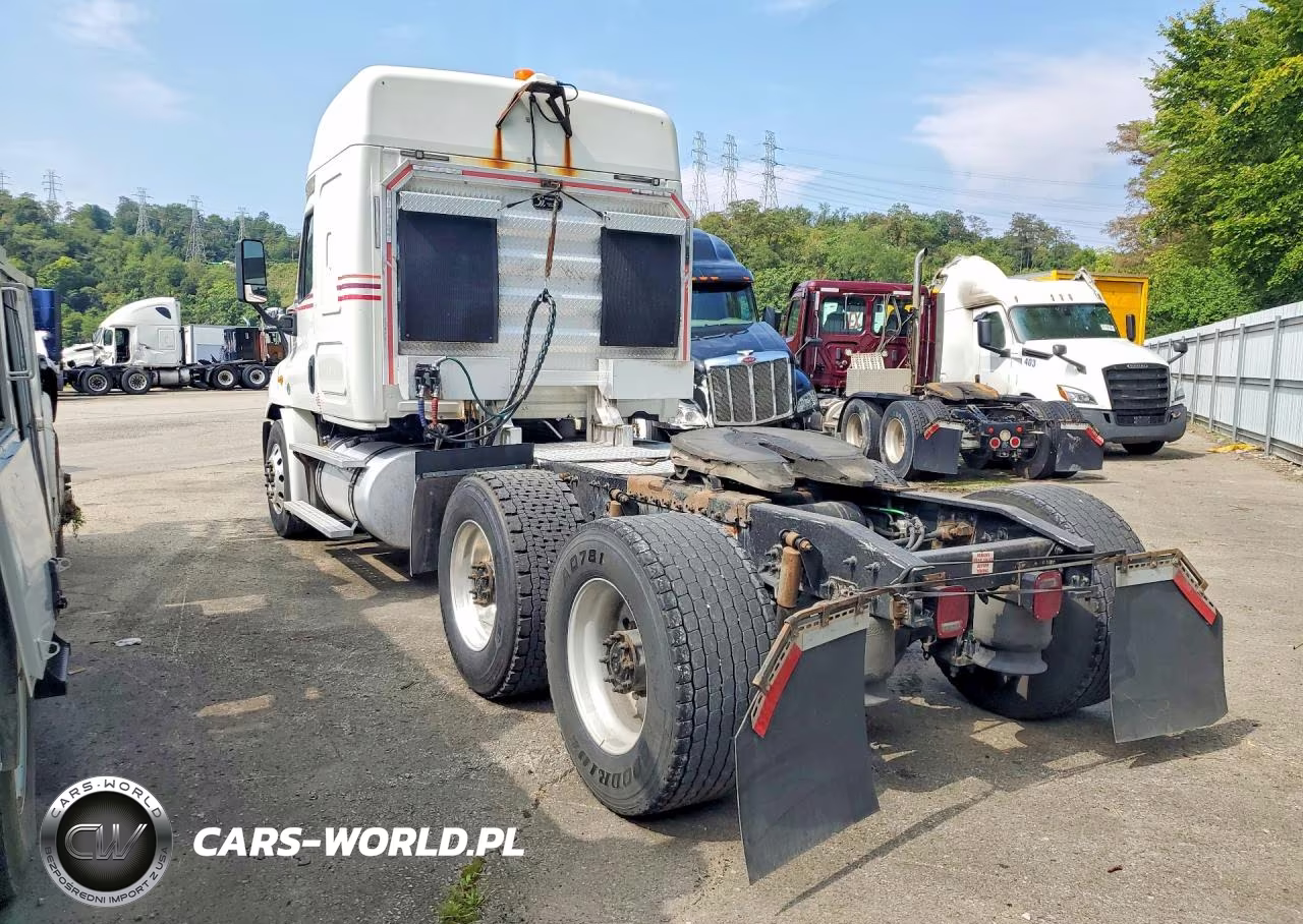2016 Freightliner Cascadia 1 - Semi Truck VIN:3AKJGHDV6GSHC2694 - 2