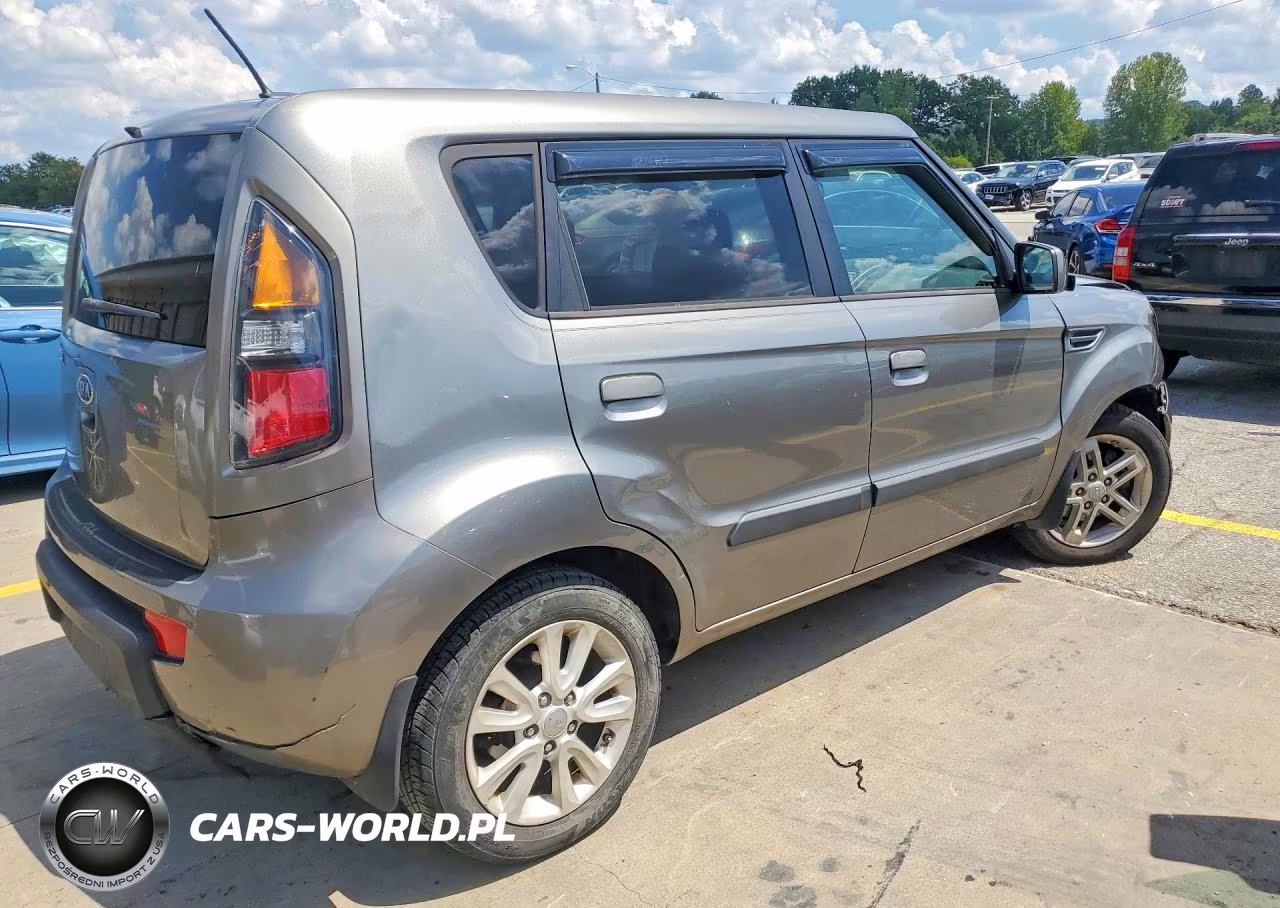 2010 Kia Soul + VIN:KNDJT2A22A7180095 - 3