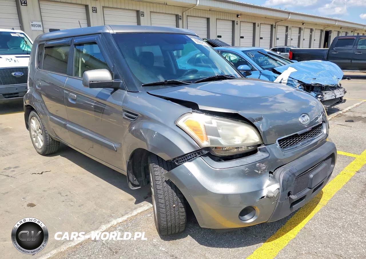 2010 Kia Soul + VIN:KNDJT2A22A7180095 - 4