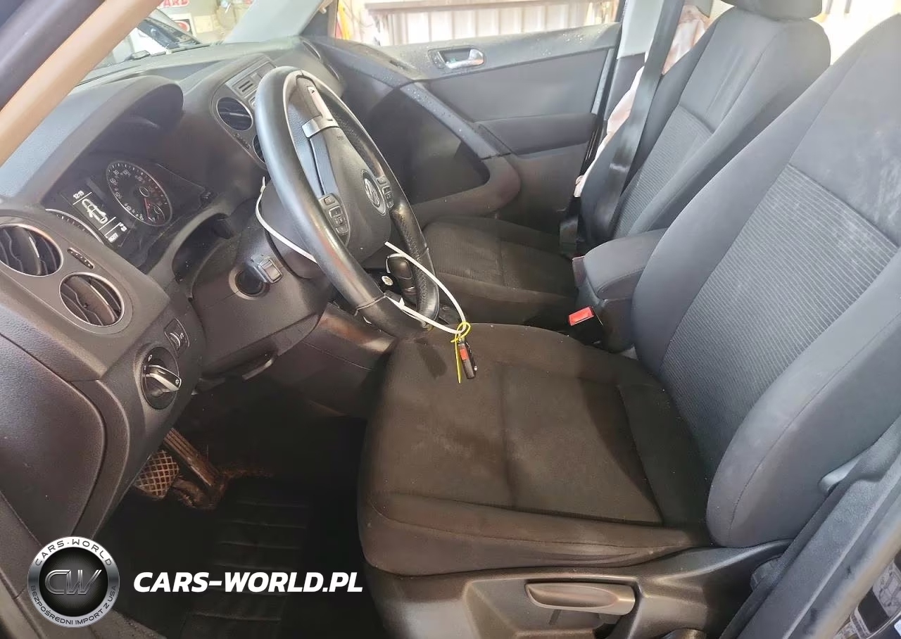 2017 Volkswagen Tiguan S VIN:WVGBV7AX0HK051492 - 7