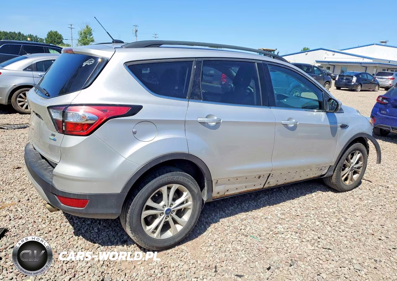 2018 Ford Escape Se VIN:1FMCU9GD4JUD56035 - 3
