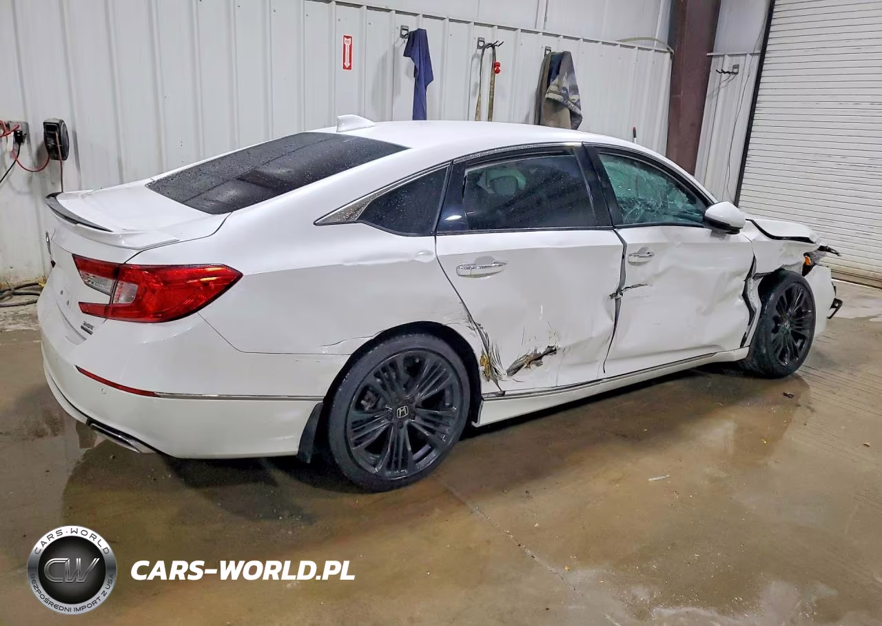 2018 Honda Accord Touring VIN:1HGCV2F96JA024252 - 3