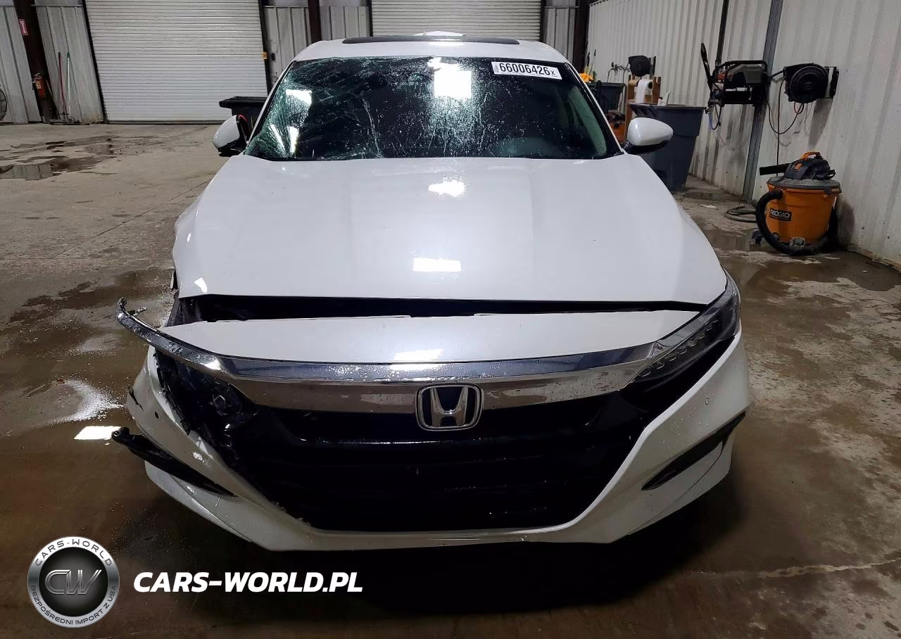 2018 Honda Accord Touring VIN:1HGCV2F96JA024252 - 5