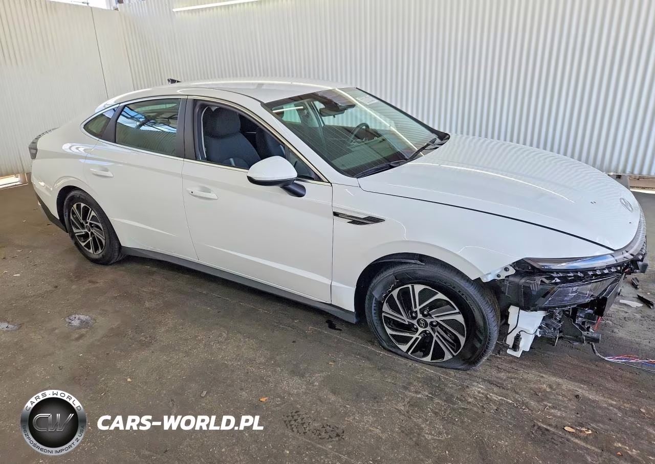 2026 Hyundai Sonata Hybrid Blue VIN:KMHL24JJ0TA168737 - 4