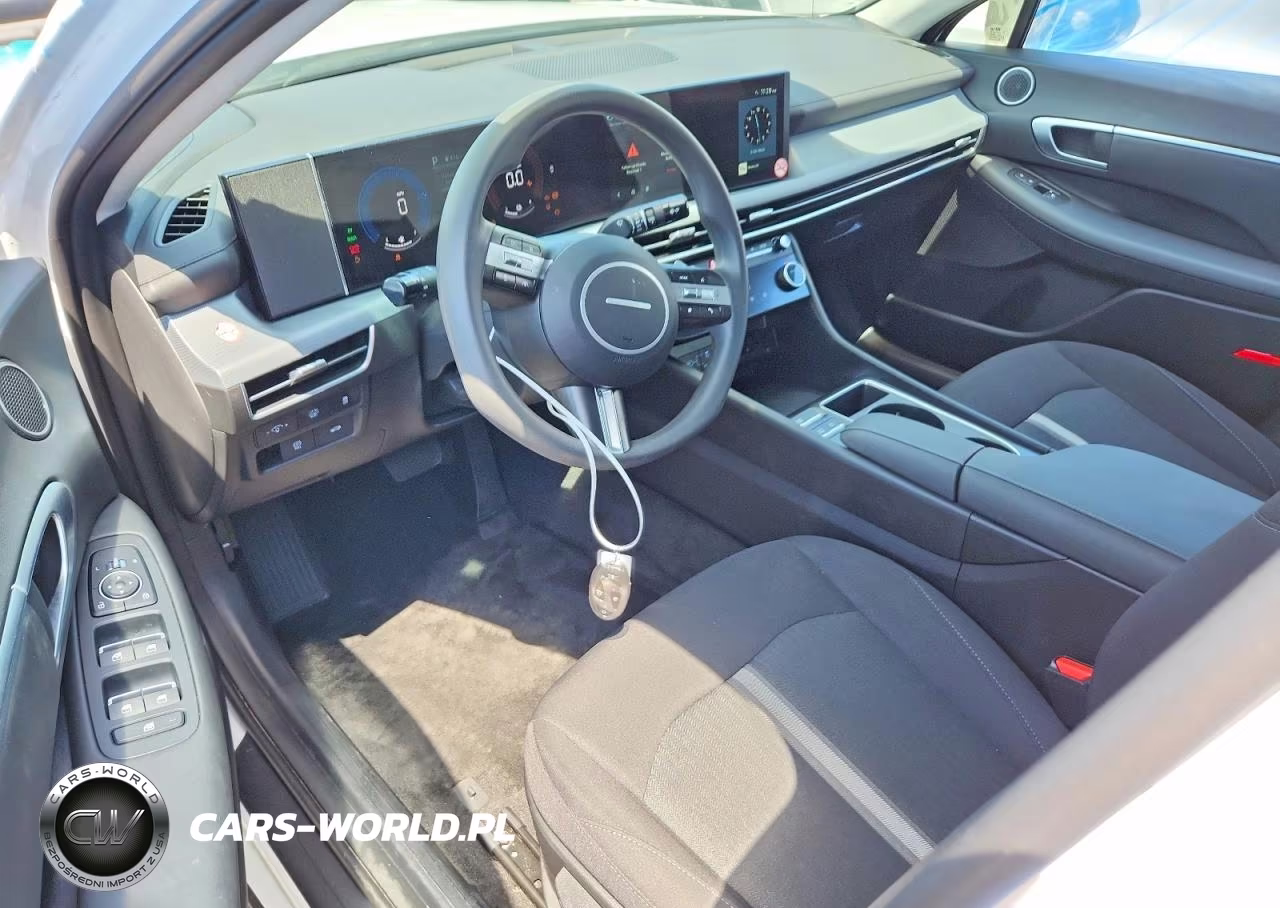 2026 Hyundai Sonata Hybrid Blue VIN:KMHL24JJ0TA168737 - 8