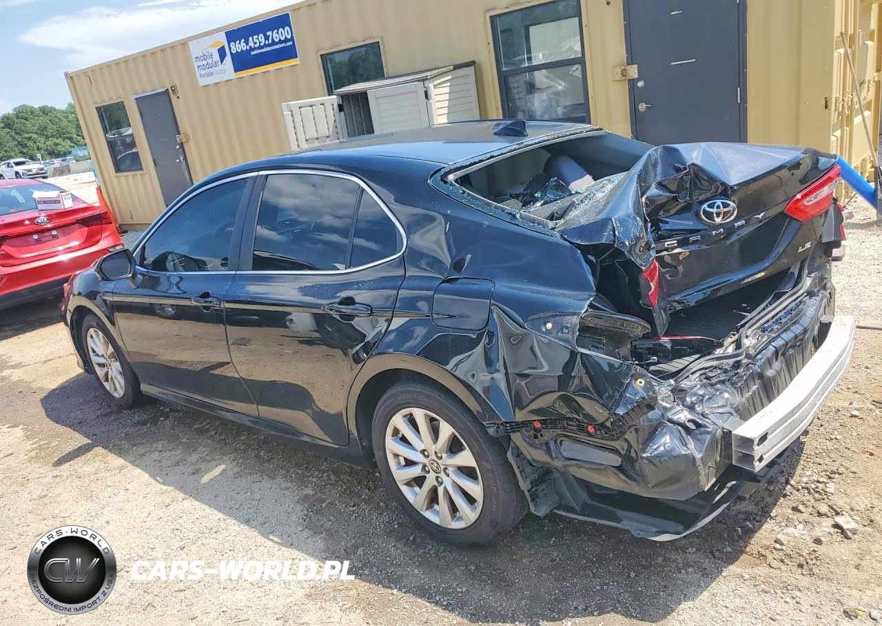 2020 Toyota Camry Le VIN:4T1C11AKXLU997579 - 2