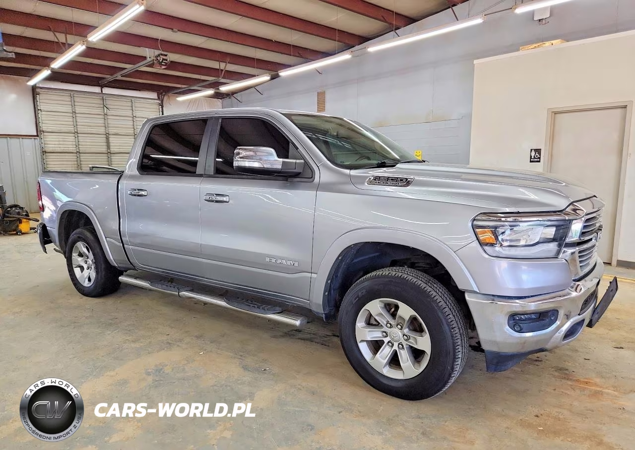 2019 Ram 1500 Laramie VIN:1C6SRFJT8KN505386 - 4