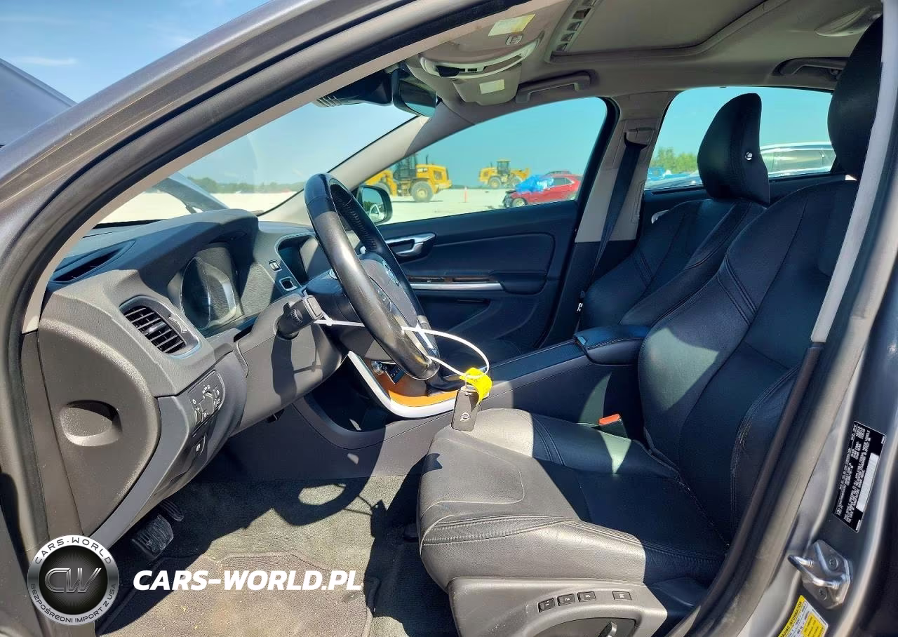 2017 Volvo S60 Platinum VIN:LYV402TM6HB153363 - 7