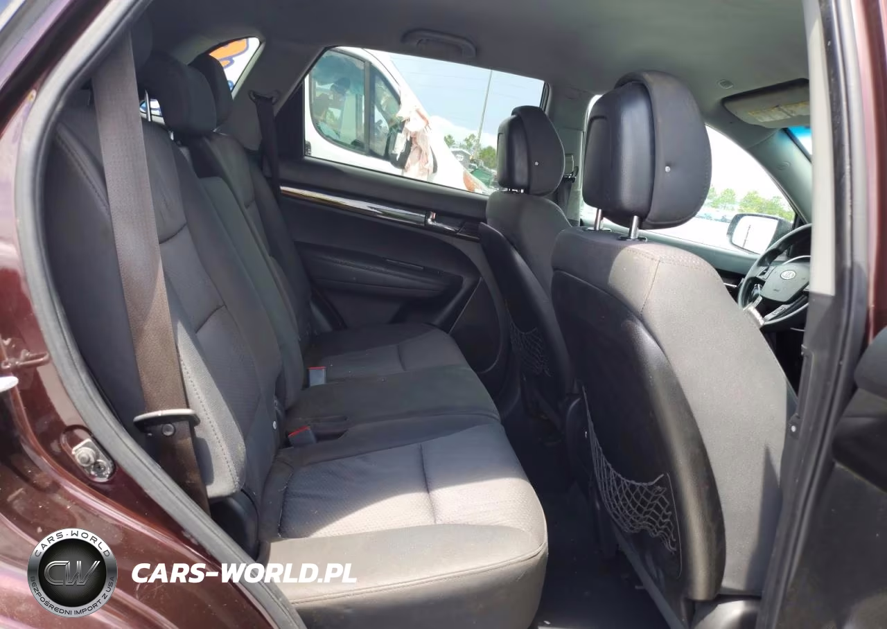 2012 Kia Sorento Lx VIN:5XYKT3A6XCG241681 - 11