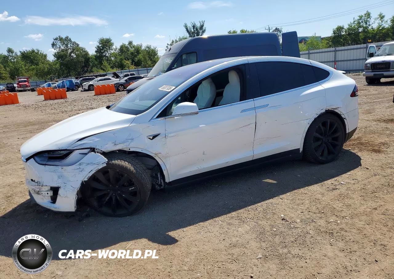 2020 Tesla Model X VIN:5YJXCAE21LF238581 - 1
