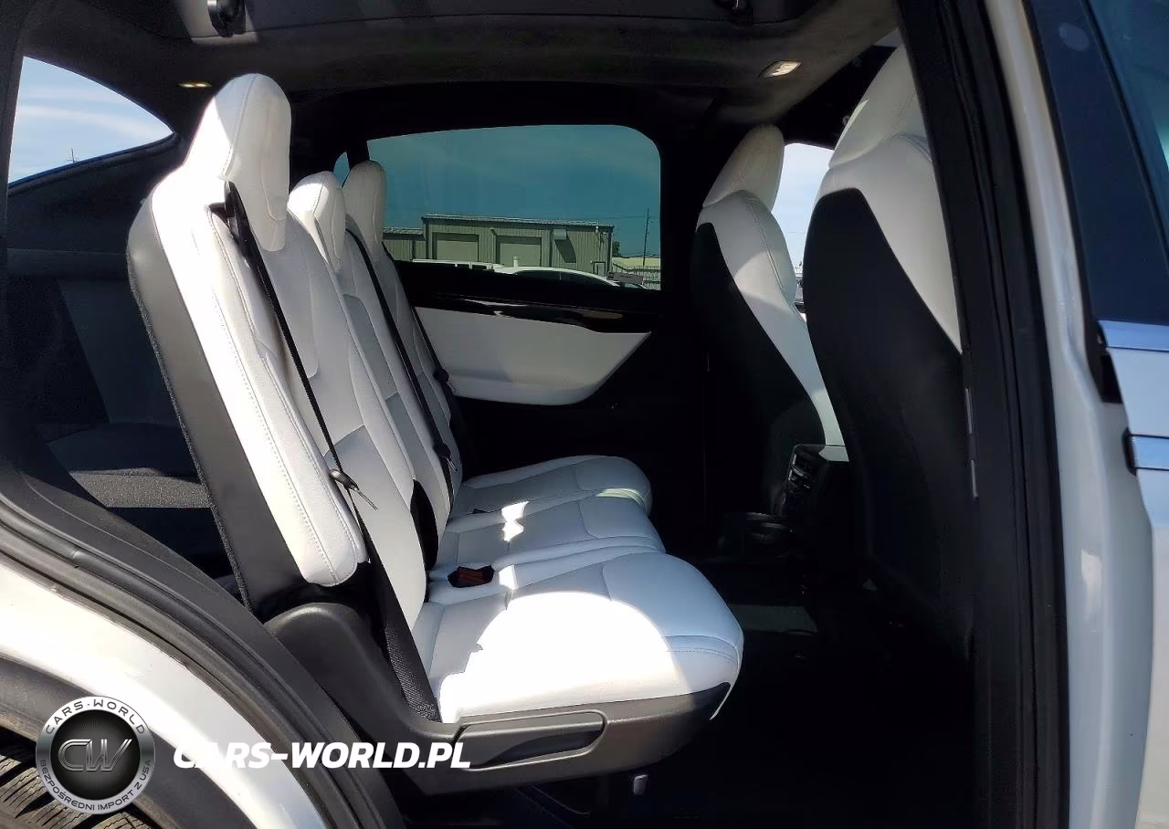 2020 Tesla Model X VIN:5YJXCAE21LF238581 - 11