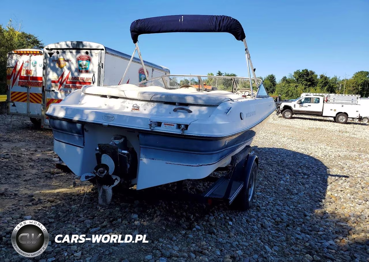 2005 Four Winns Horizon Boat VIN:GFNMG075D505 - 4