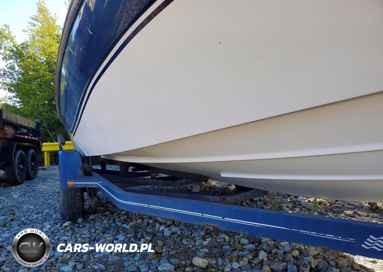 2005 Four Winns Horizon Boat VIN:GFNMG075D505 - 9