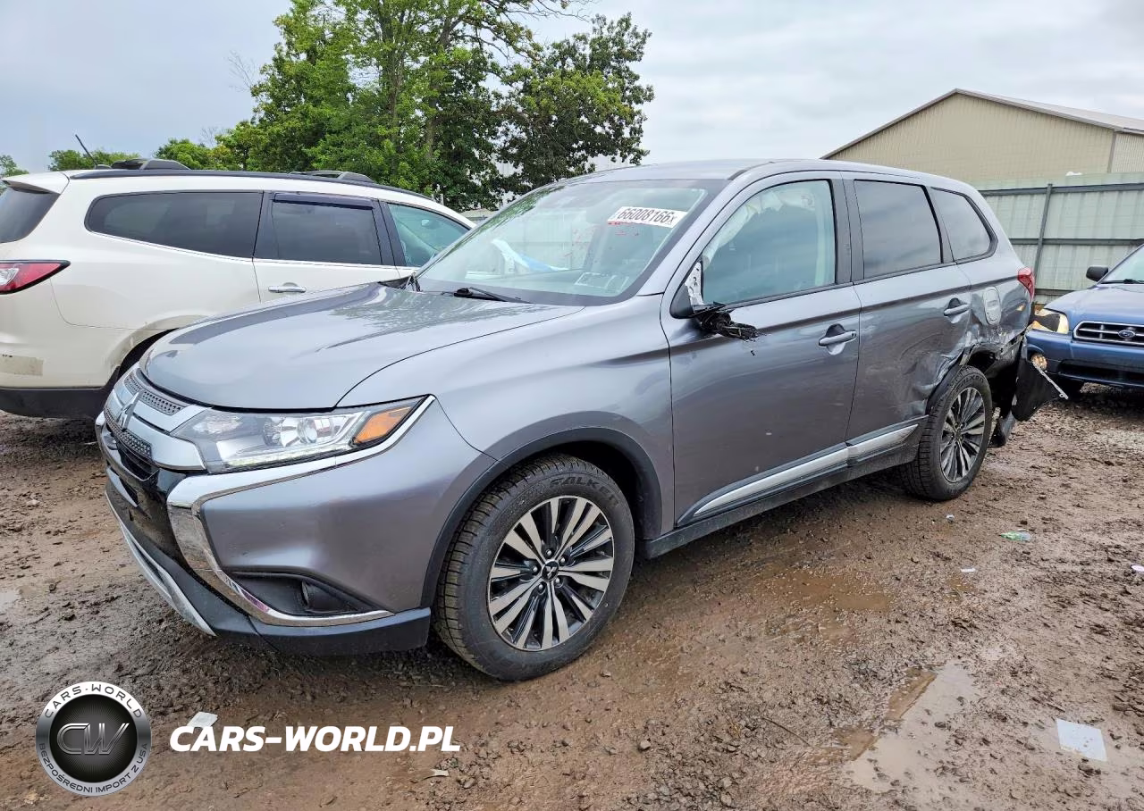 2020 Mitsubishi Outlander Se – zdjęcie 1 z 13
