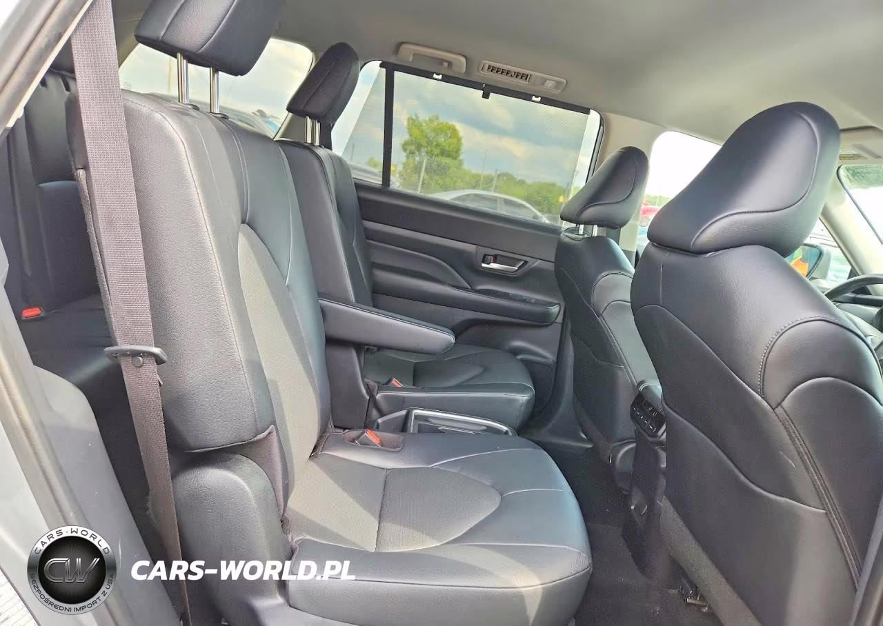 2025 Toyota Grand Highlander Xle VIN:5TDAAAB55SS094859 - 11