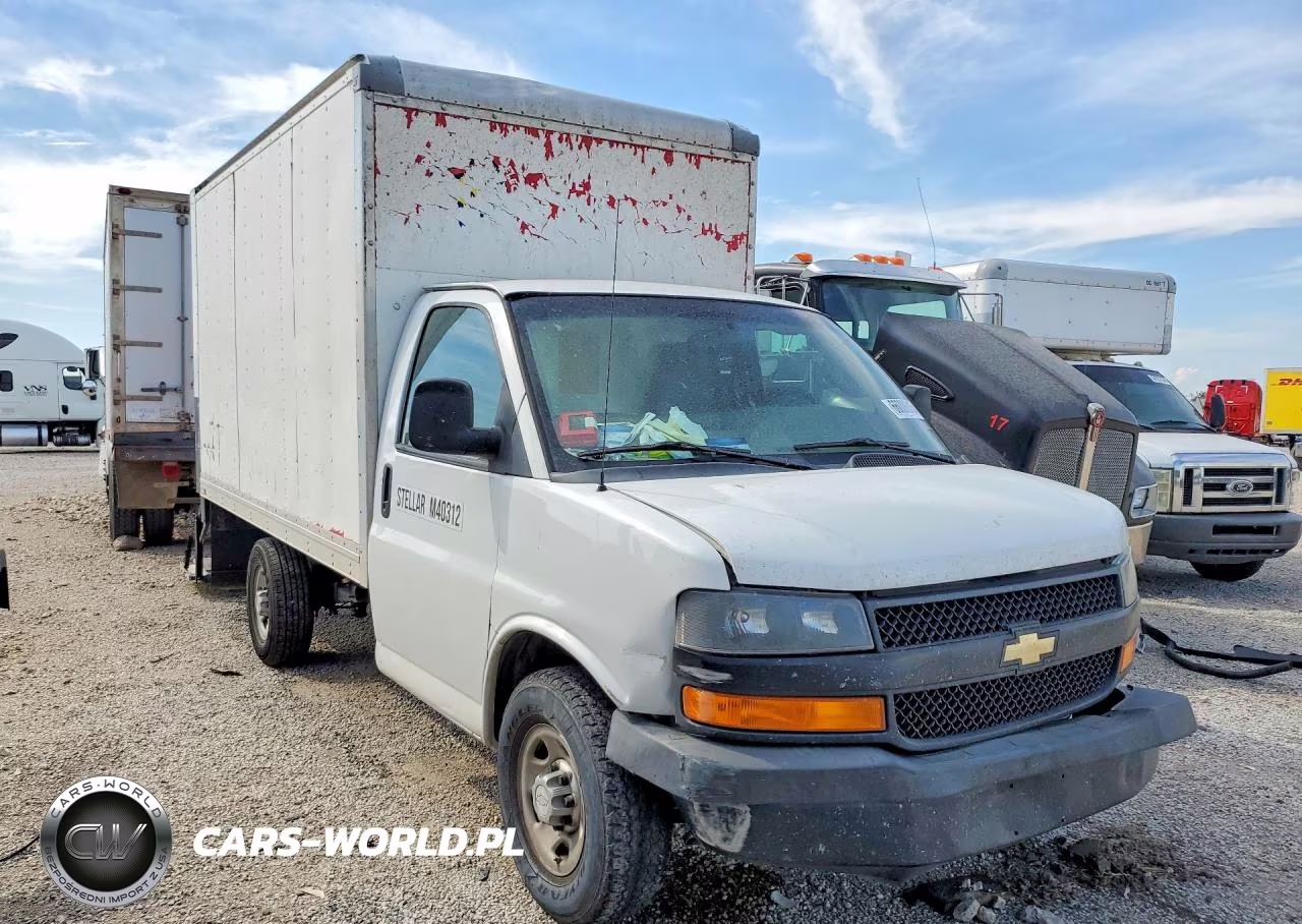 2018 Chevrolet Express G3500 VIN:1GB0GRFP5J1304025 - 4