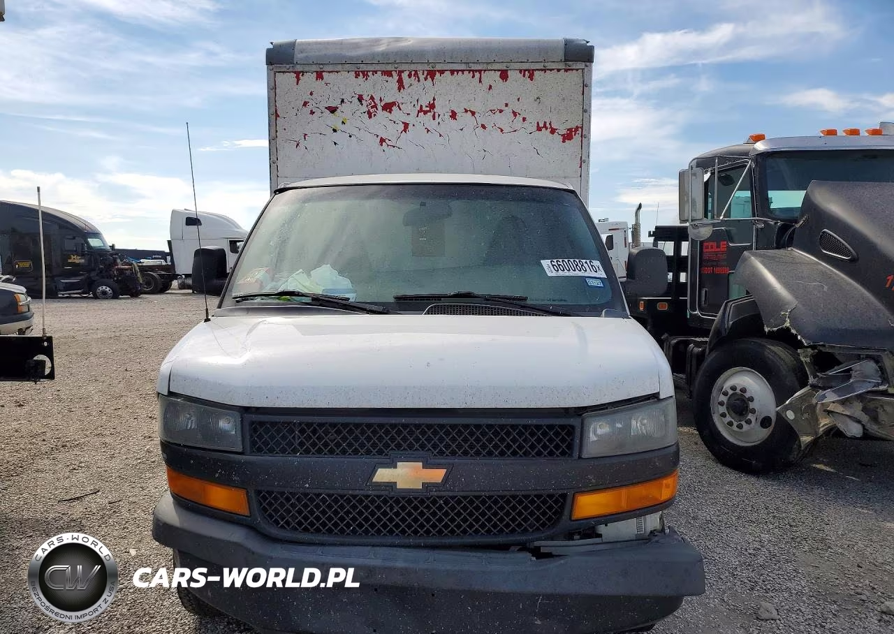 2018 Chevrolet Express G3500 VIN:1GB0GRFP5J1304025 - 5