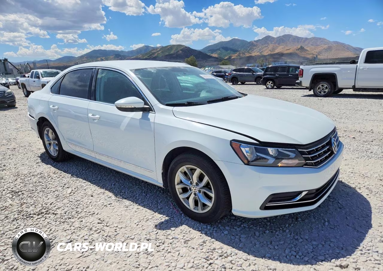 2016 Volkswagen Passat S VIN:1VWAS7A33GC068721 - 4