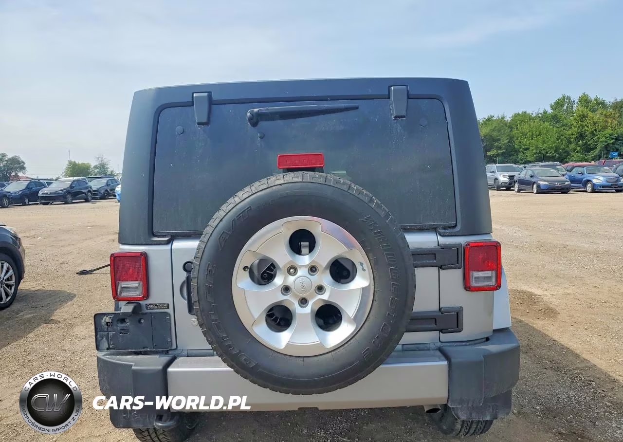 2018 Jeep Wrangler Unlimited Sahara VIN:1C4BJWEG4JL898729 - 6