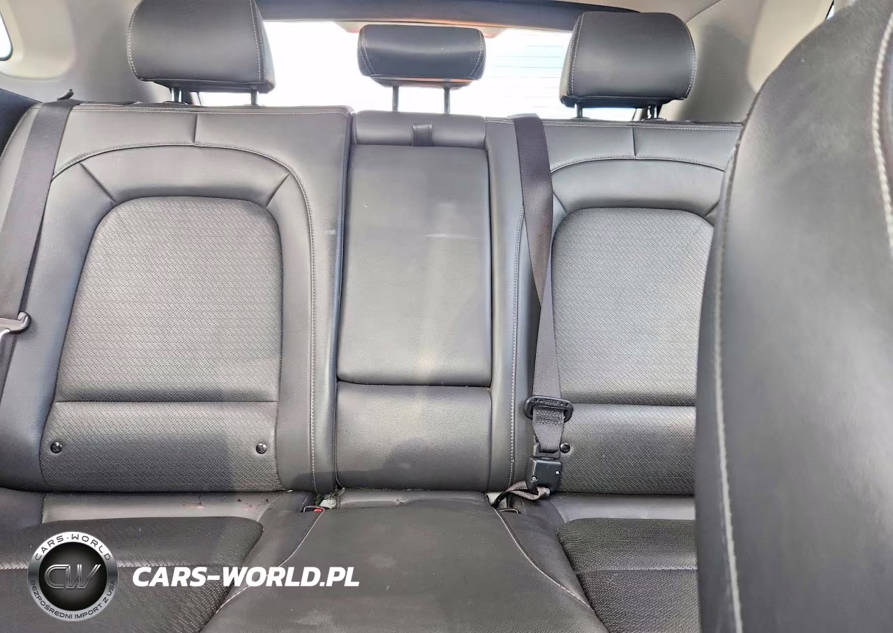 2019 Hyundai Kona Ultimate VIN:KM8K5CA57KU272588 - 10