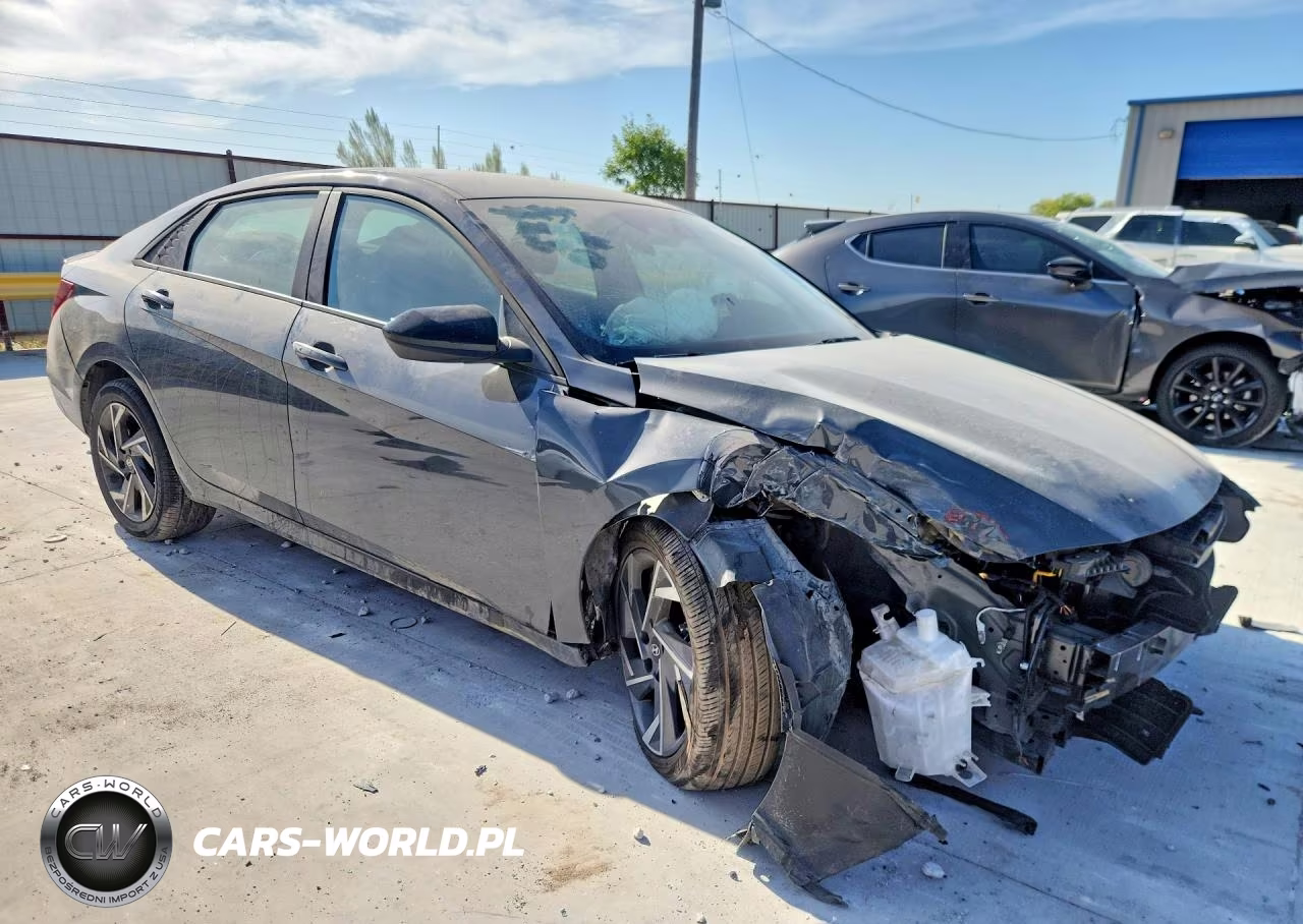 2025 Hyundai Elantra Sel Sport VIN:KMHLM4DG8SU090649 - 4