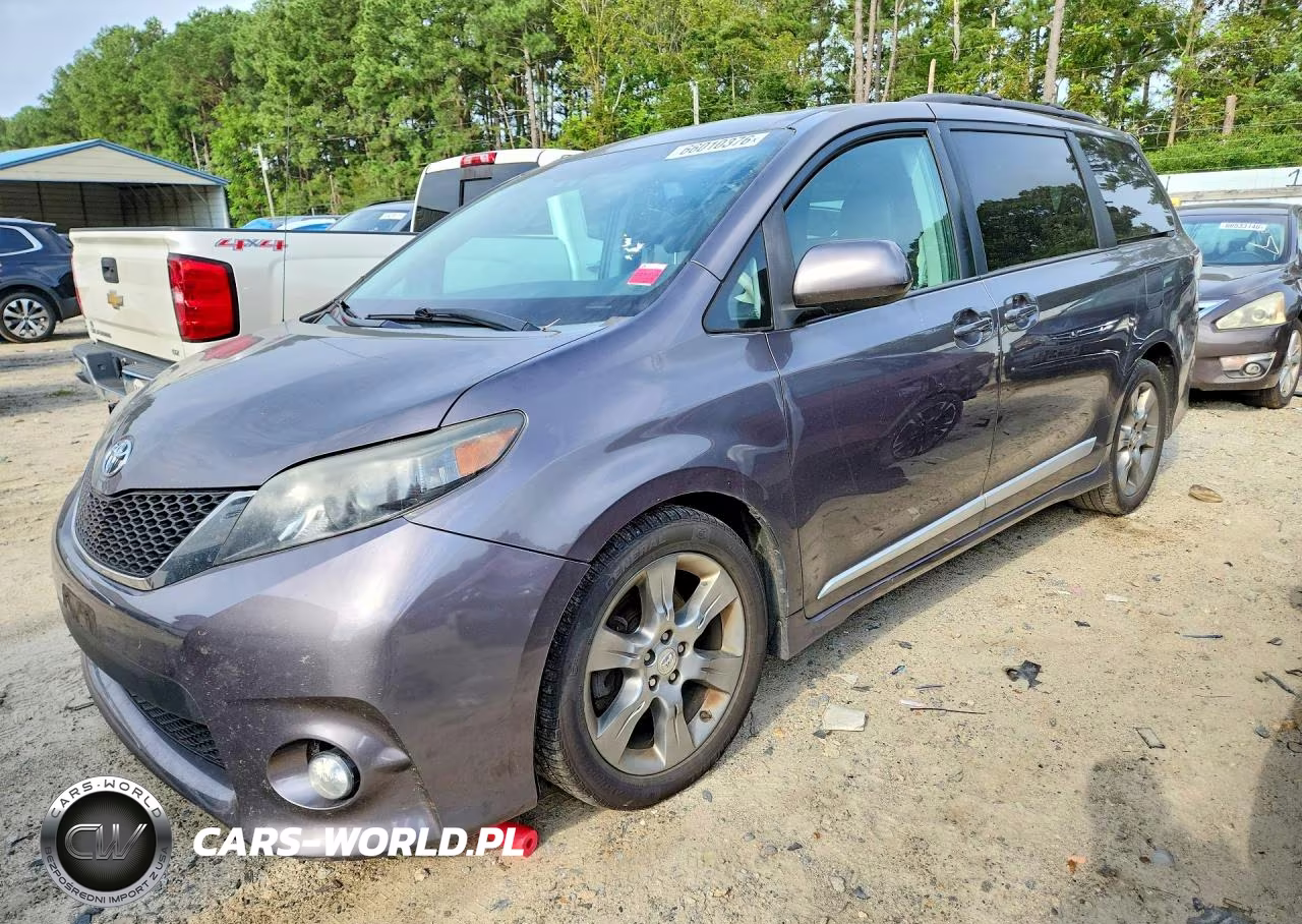 2012 Toyota Sienna Sport