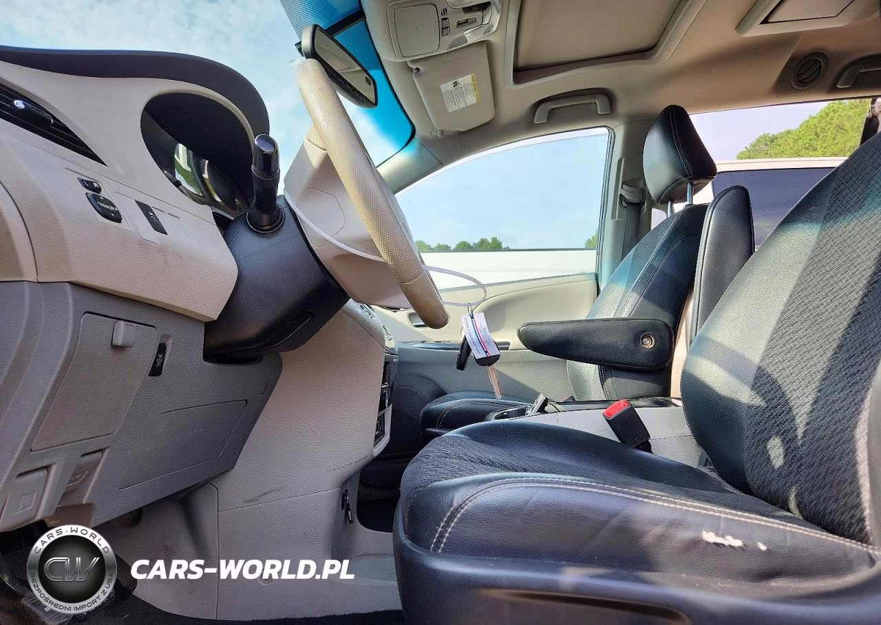 2012 Toyota Sienna Sport VIN:5TDXK3DC7CS259780 - 7