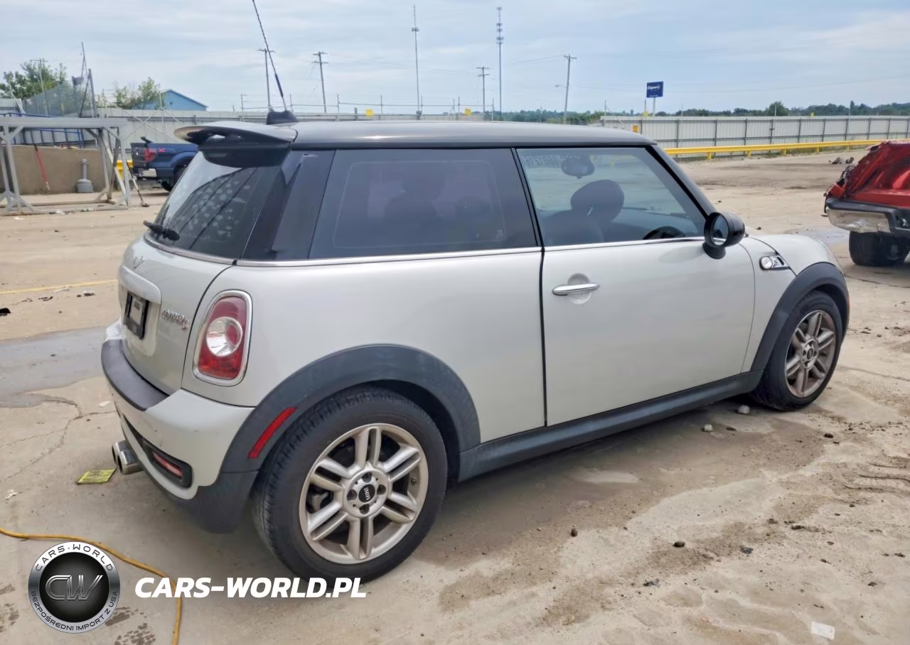 2011 Mini Cooper S VIN:WMWSV3C5XBTY12598 - 3
