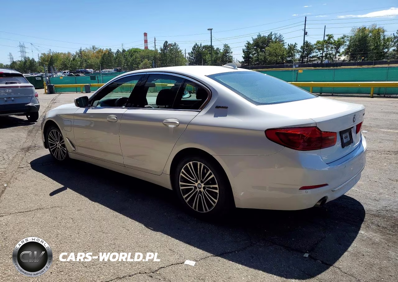 2019 BMW 530Xe VIN:WBAJB1C5XKB376804 - 2