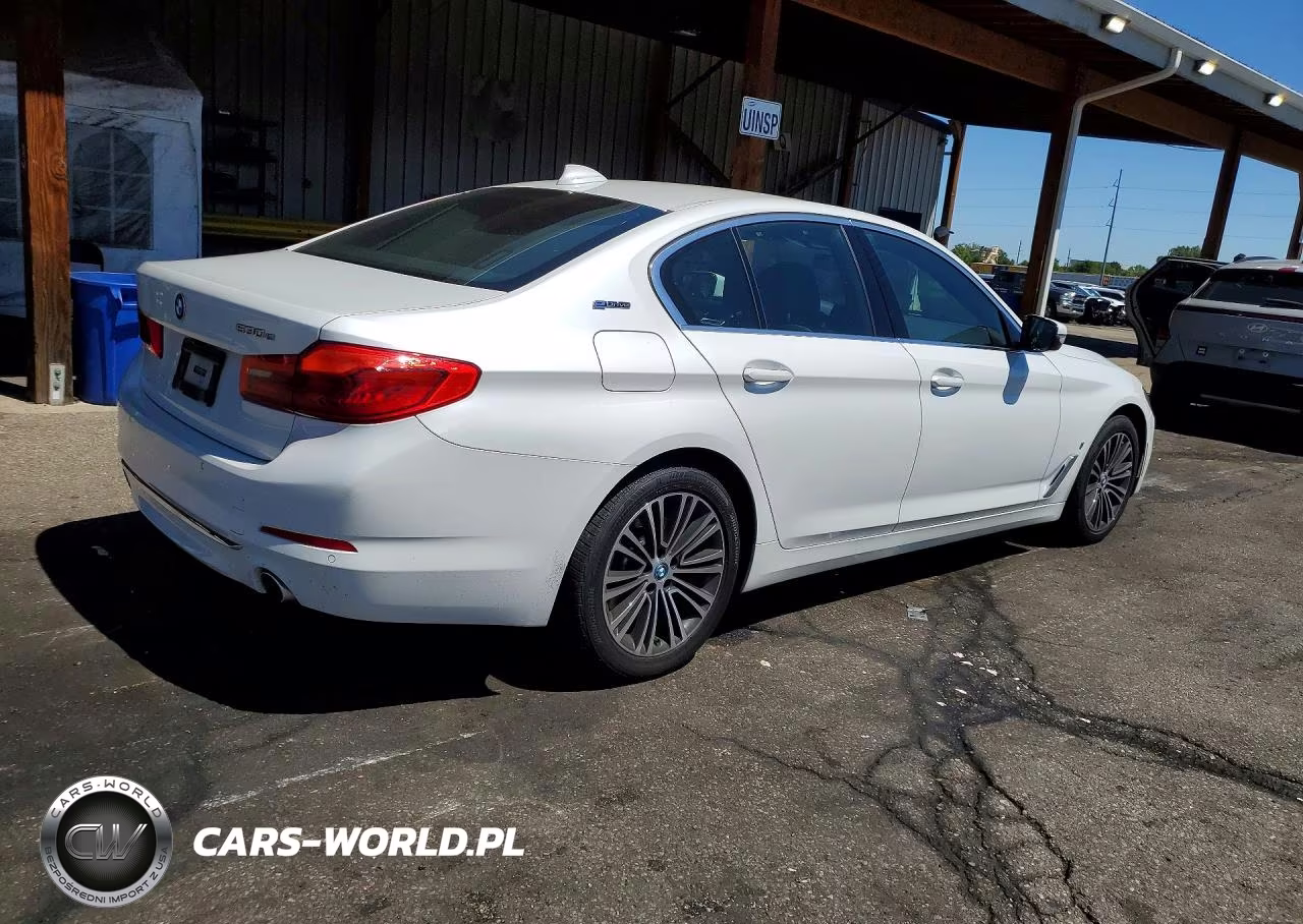 2019 BMW 530Xe VIN:WBAJB1C5XKB376804 - 3